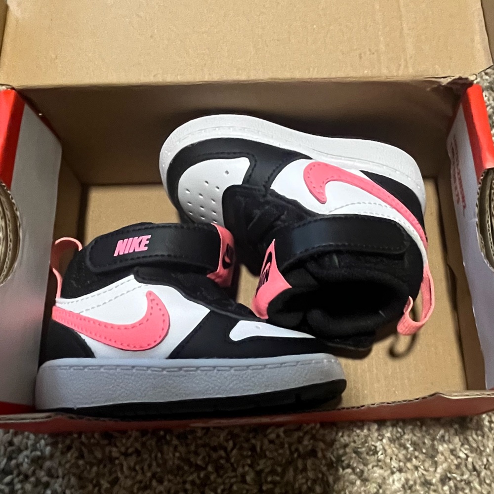 NIKE COURT BOROUGH MID 2 (TDV)